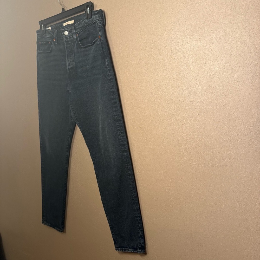Levi's Wedgie Straight Leg Jeans in Leisure Time Tonight Size 27 Classic Denim - Picture 8 of 16